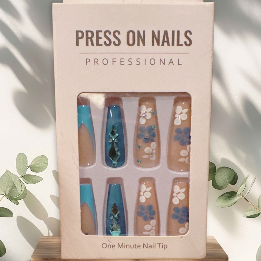 Blue and White Floral Press On Nails